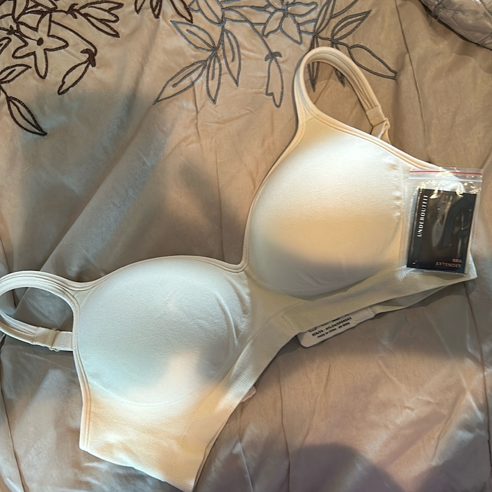 Underoutfit Perfect Neckline Bra w/adjustable straps